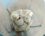 รูปขั้นตอนการทำที่ 1 ของ โฮมเมดไอศกรีมกล้วยหอมพีนัทบัตเตอร์ Peanut Butter Icecream