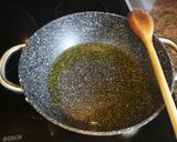 Foto del paso 1 de la receta: Pan frito templado con escalivada y queso griego con aceite Vida