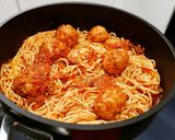 Foto del paso 13 de la receta: Espaguetis boloñesa con albóndigas