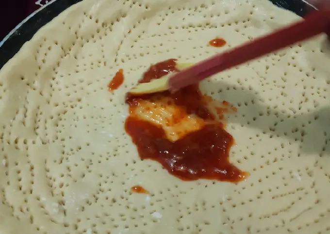 Langkah-langkah untuk membuat Cara bikin Pizza Teflon Rumahan