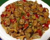 Foto del paso 4 de la receta: Fritada de níscalos, cebolla y pimientos