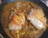 Foto del paso 2 de la receta: Pollo en salsa de Champiñones y hongos secos