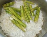 कोलंबी कालवण (kolambi kalwan recipe in marathi) रेसिपी स्टेप 1 फोटो 