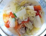 Foto langkah ke 6 dari resep Tumis Sawi Putih Kuah Bening.