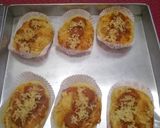 Foto langkah ke 10 dari resep Pizza mini homemade.