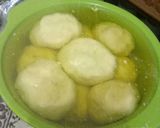 Foto langkah ke 5 dari resep Roti Maryam Topping Luar.