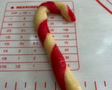 Hình bước làm 4 của món Bánh Quy Giáng Sinh - Candy Cane Christmas Cookies