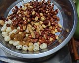 A picture of step 4 of Aaloo lacha namkeen.