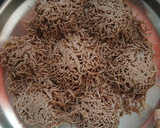 15 நிமிடங்களில் காலை உணவு - ராகி இனிப்பு இடியாப்பம் & உப்புமா ரெசிபி ஸ்டேப் 2 புகைப்படம்