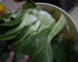 Foto langkah ke 2 dari resep Tumis Pokcoy Telur Orak Arik.