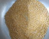 પીળી મગ ની દાળ નો શીરો (Yellow Moong Dal Sheera Recipe In Gujarati) રેસીપી સ્ટેપ1ફોટો