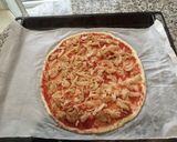 Foto del paso 5 de la receta: Pizza de Masa Quebrada con mermelada, pollo, piña y queso
