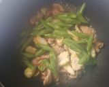 Foto langkah ke 3 dari resep Tumis Ayam Sayur.