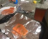 Foto del paso 2 de la receta: Salmón al horno con queso crema light. Súper diet!!día 3