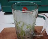Foto langkah ke 3 dari resep Mango Matcha Latte Iced.