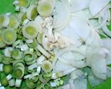 Foto del paso 3 de la receta: Pollo con puerros al limón