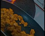 A picture of step 1 of Singaporean rice.
