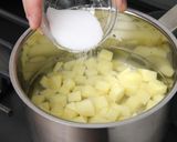 Klasszikus franciasaláta recept fázis 6 fotója