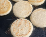 Foto del paso 2 de la receta: Arepas venezolanas rellenas de Mozzarella