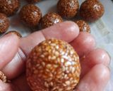 तिल और गुड़ का लड्डू(til gud ka laddu recipe in hindi) रेसिपी चरण 4 फोटो