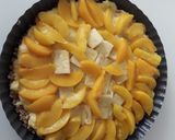 Foto del paso 3 de la receta: Tartaleta de durazno con piña, con masa de avena