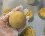 Hình bước làm 7 của món Bánh Trung Thu Không Dùng Nước Đường (Thay Bằng Mật Ong)