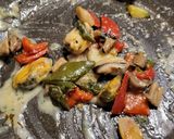 Foto del paso 8 de la receta Plumas con langostinos, almejas y verduritas