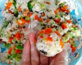 Foto langkah ke 7 dari resep 🌈🍙Rainbow Vegetable Jumeokbap (rice balls) | bola nasi kepal pelangi/warna-warni.