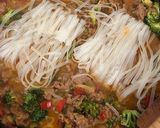 Foto del paso 4 de la receta Tallarines de arroz agridulces con ternera y verduras