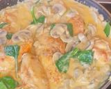 Foto del paso 3 de la receta: Pollo al champiñón con crema y espinaca