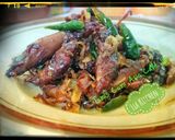 Foto langkah ke 4 dari resep Tumis Cumi Asin Cabe Ijo.
