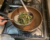 รูปขั้นตอนการทำที่ 5 ของ ผัดกระเพราไข่เยี่ยวม้า