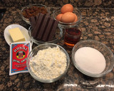 Foto del paso 2 de la receta: Bizcocho de chocolate y ciruelas muy esponjoso