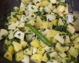 A picture of step 4 of Methi aloo.