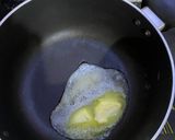 A picture of step 1 of Chicken white sauce pasta.
