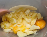 Foto del paso 3 de la receta: Tarta de manzana con mermelada de fresa