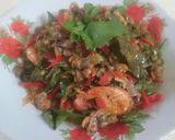 Foto langkah ke 8 dari resep Tumis udang campur kerang.