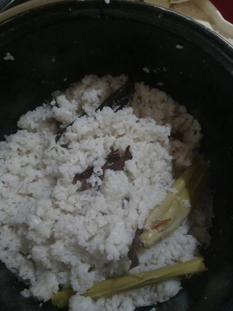 Langkah-langkah untuk membuat Cara bikin Nasi Uduk Rice Cooker Tumpeng Mini