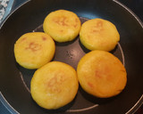 Foto del paso 4 de la receta: Arepas con queso rellenas