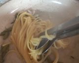 Foto del passaggio 2 della ricetta Linguine asparagi e mandorle