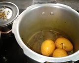 A picture of step 3 of Garlic Egg Curry.