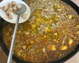 Foto del paso 10 de la receta: Paella con alcachofas, habas y ajos tiernos, carne y albondiguitas