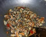 Foto langkah ke 4 dari resep Oseng-oseng kerang dan tahu..😋👍.