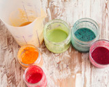 Foto del paso 2 de la receta: Polos arco iris de fruta natural sin azúcar