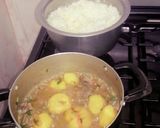 A picture of step 1 of Mbuzi wet fry with rice.