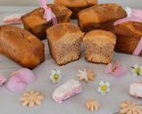 Une image de l'étape 1 de Cakes aux biscuits roses, citron et framboises.
