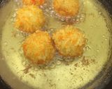 Foto langkah ke 6 dari resep Bola ubi crispy coklat lumer.