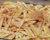 A picture of step 4 of Potato fries 😋.