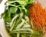 Hình bước làm 2 của món Miến Hàn Quốc xào chay