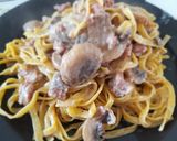 Foto del passaggio 5 della ricetta Tagliatelle ai funghi e salsiccia
